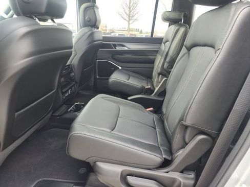 New 2026 Jeep Grand Wagoneer Limited image 22
