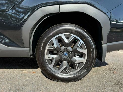 Used 2025 Subaru Forester Premium image 10