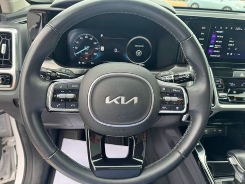 Used 2023 Kia Sorento SX AWD/4WD image 14