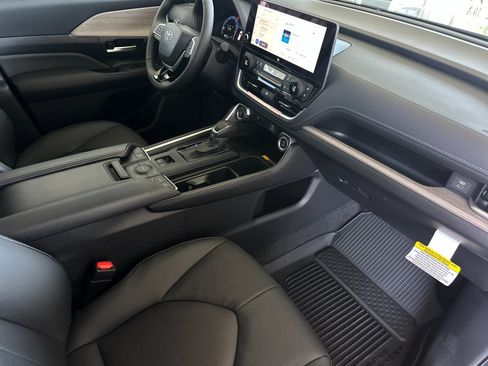 New 2026 Toyota Grand Highlander AWD image 16