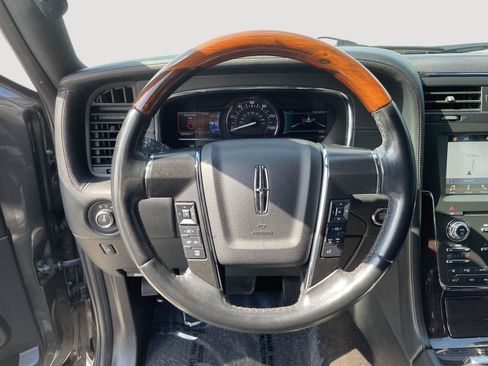 Used 2016 Lincoln Navigator L Reserve AWD/4WD image 21