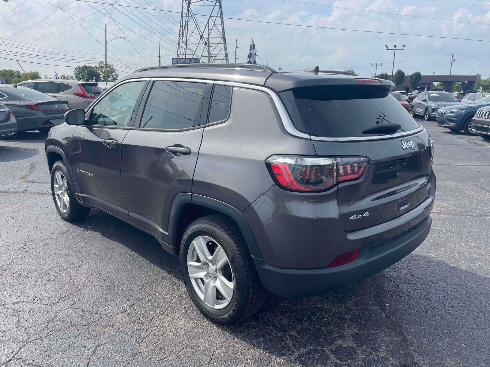 Used 2022 Jeep Compass Latitude w/ Convenience Group AWD/4WD image 5