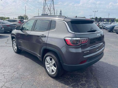 Used 2022 Jeep Compass Latitude w/ Convenience Group AWD/4WD image 5