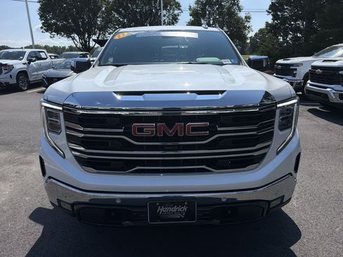 Used 2023 GMC Sierra 1500 SLT w/ SLT Premium Plus Package AWD/4WD image 3