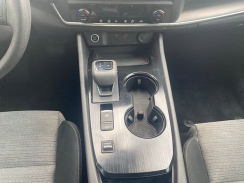 Used 2023 Nissan Rogue SV image 21