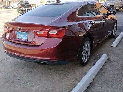 Used 2017 Chevrolet Malibu Premier w/ Driver Confidence Package image 4