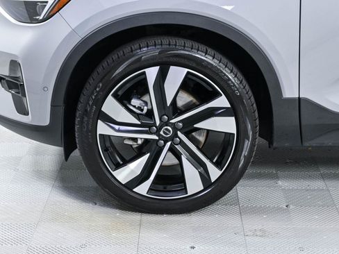 Certified 2024 Volvo XC40 B5 Plus w/ Protection Package Premier AWD/4WD image 38