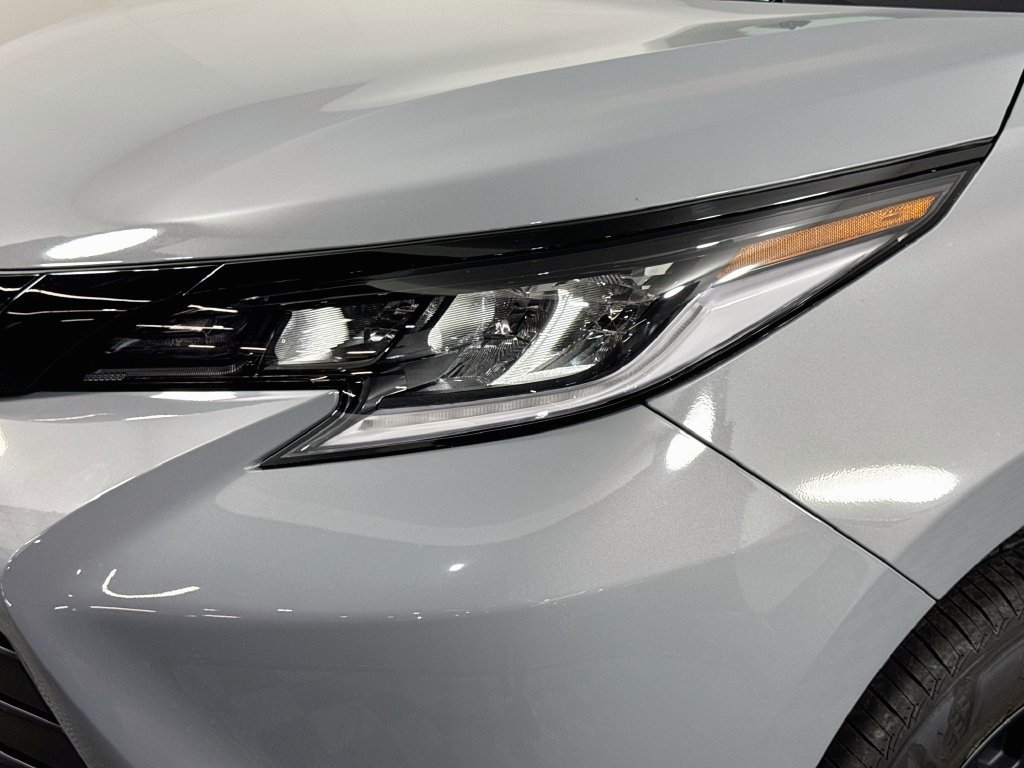 New 2026 Toyota Sienna XLE Woodland Edition AWD/4WD image 3