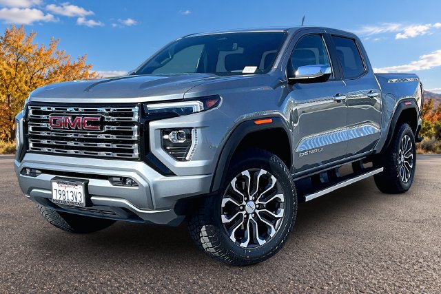 Used 2023 GMC Canyon Denali AWD/4WD image 3