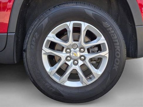 Used 2021 Chevrolet Traverse LT FWD image 24