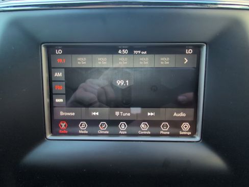 Used 2021 Jeep Grand Cherokee Laredo image 22