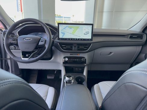 Certified 2025 Ford Escape SE w/ PHEV Premium Package FWD image 27