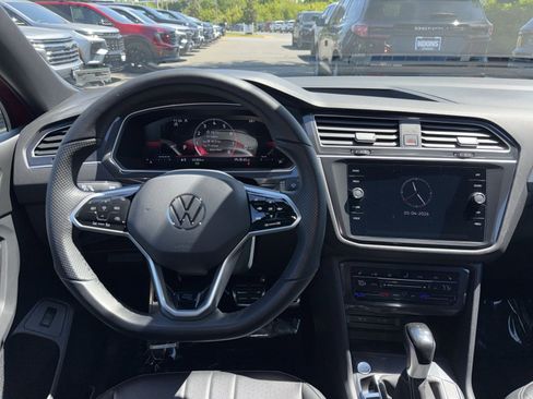 Used 2024 Volkswagen Tiguan SE R-Line AWD/4WD image 16