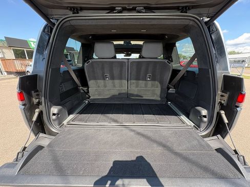 Used 2024 Rivian R1S Adventure AWD/4WD image 32