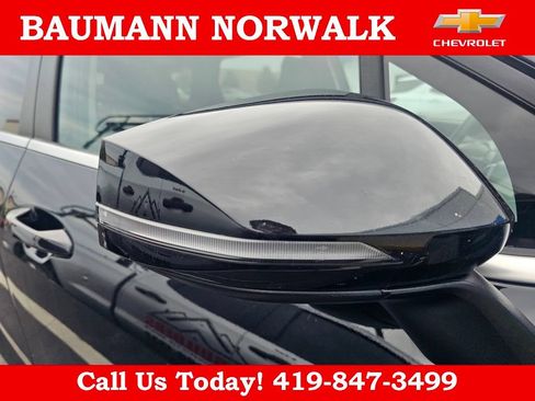 Used 2025 Kia Sportage EX FWD image 11