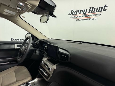 Used 2021 Ford Explorer 2WD image 29