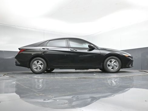 New 2026 Hyundai Elantra SE FWD image 14