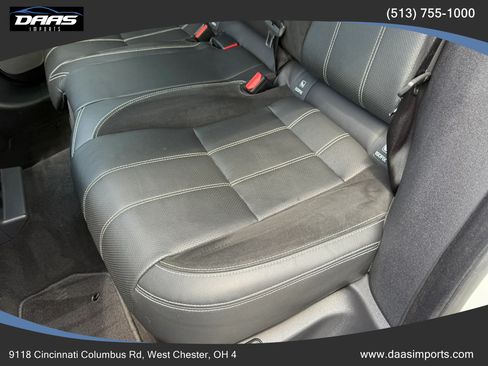 Used 2018 Land Rover Range Rover Velar R-Dynamic SE AWD/4WD image 21