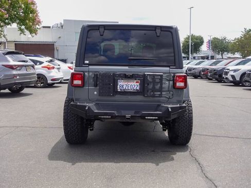Used 2018 Jeep Wrangler Unlimited Sport S AWD/4WD image 9