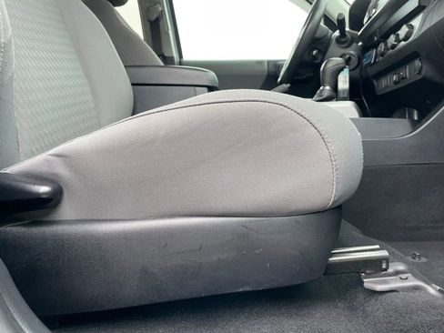 Used 2020 Toyota Tacoma SR5 RWD image 29