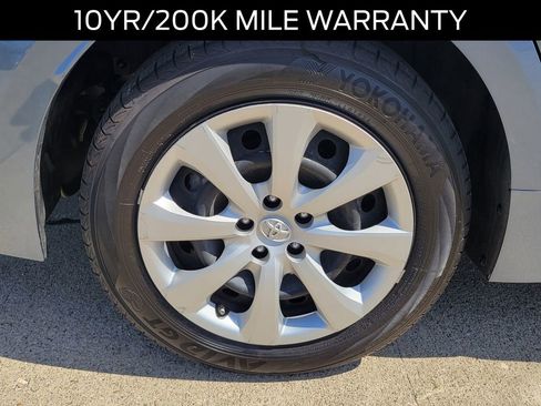 Used 2022 Toyota Corolla LE image 5