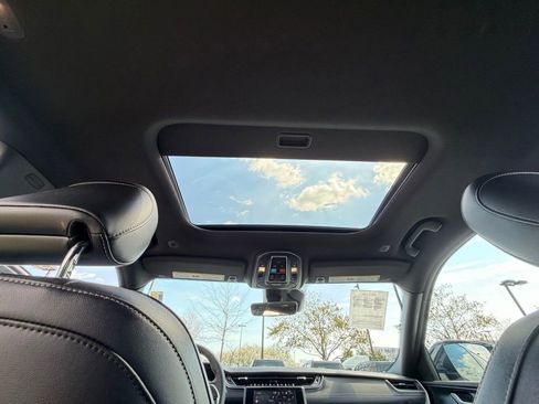 Used 2025 Jeep Grand Cherokee L Altitude image 34