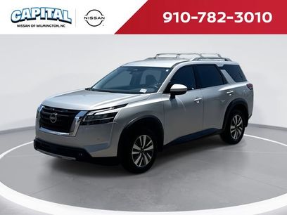 Used 2023 Nissan Pathfinder SL