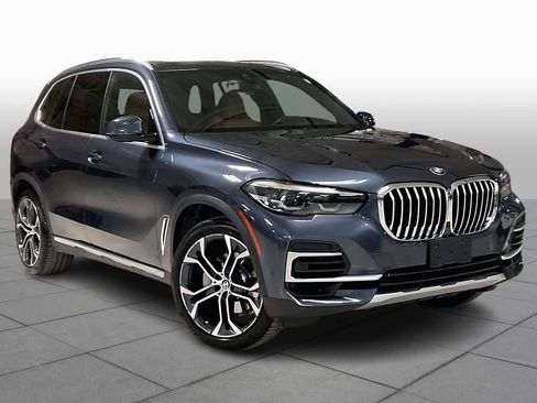 Certified 2022 BMW X5 sDrive40i w/ Premium Package image 3