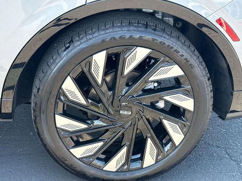 Used 2025 Lincoln Nautilus Reserve w/ Jet Appearance Package image 33