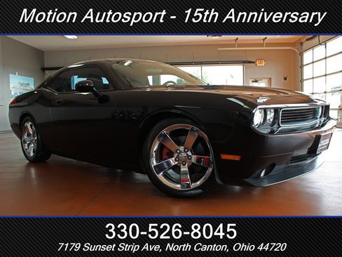 Used 2010 Dodge Challenger R/T RWD image 2