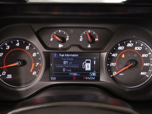 Used 2023 Chevrolet Camaro LT RWD image 4