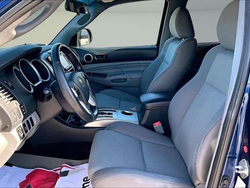 Used 2014 Toyota Tacoma PreRunner w/ TRD Sport Package image 22