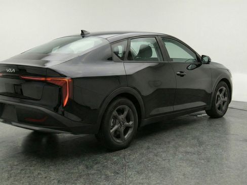 Used 2025 Kia K4 LXS image 9