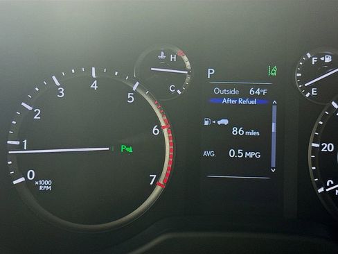 Used 2023 Lexus GX 460 Premium w/ Premium Package image 14