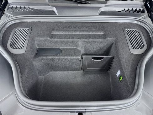 New 2025 Porsche Macan Electric image 31