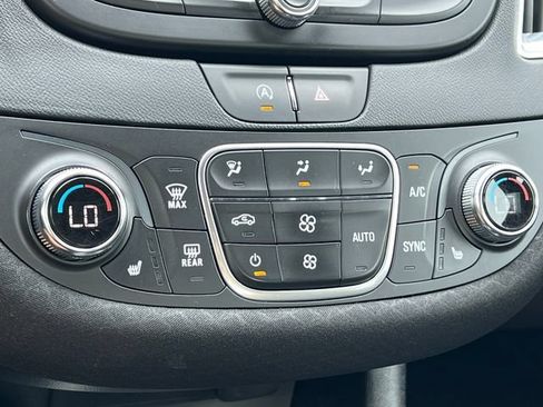Used 2020 Chevrolet Malibu LT FWD image 23