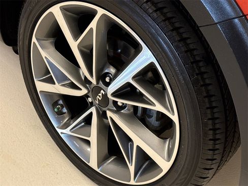 Used 2022 Kia Niro Touring Special Edition image 12