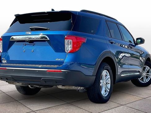 Used 2023 Ford Explorer XLT AWD/4WD image 12