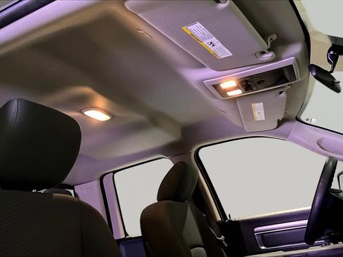 Used 2017 RAM 1500 Classic SLT image 25