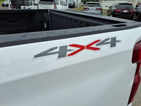 Used 2024 Chevrolet Silverado 1500 LT w/ Convenience Package II image 33