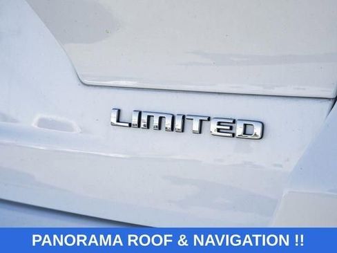 Used 2022 Jeep Grand Cherokee L Limited image 9