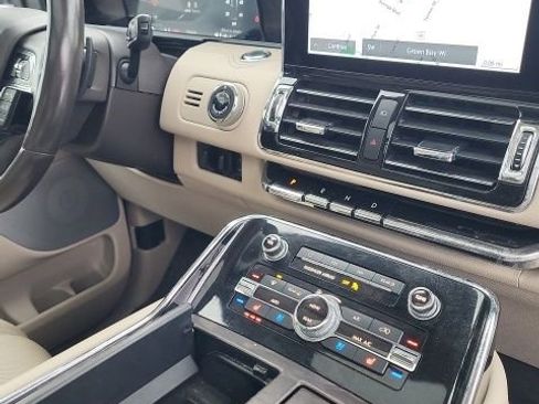 Used 2021 Lincoln Navigator Reserve image 10