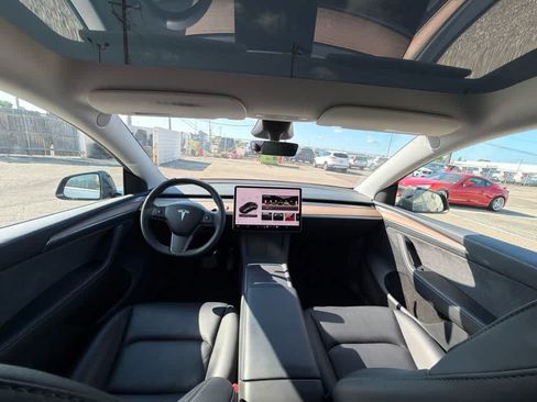 Used 2023 Tesla Model Y Long Range AWD/4WD image 17