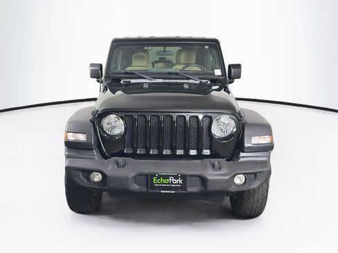 Used 2019 Jeep Wrangler Unlimited Sport S AWD/4WD image 2