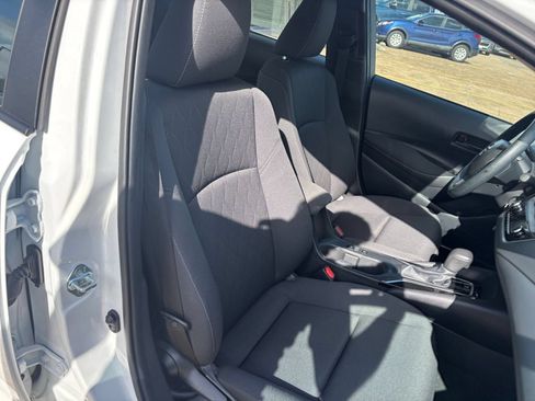 Used 2025 Toyota Corolla LE FWD image 29