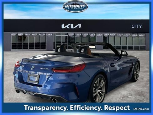 Used 2024 BMW Z4 sDrive30i w/ Driving Assistance Package image 4