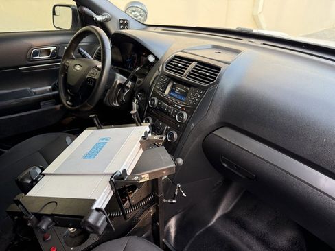 Used 2018 Ford Explorer 4WD Police Interceptor image 16