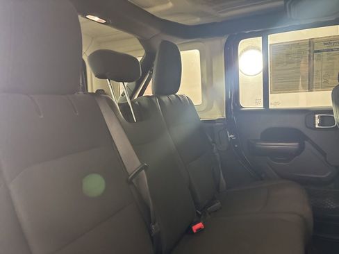 Used 2019 Jeep Wrangler Unlimited Sport S image 24
