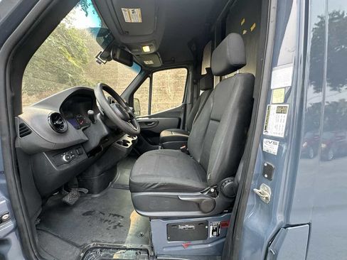 Used 2019 Mercedes-Benz Sprinter 144 image 13