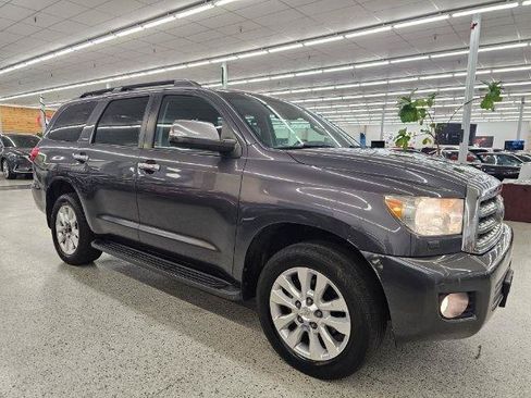 Used 2013 Toyota Sequoia Platinum AWD/4WD image 3
